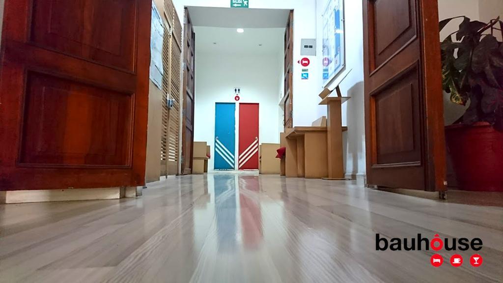 Bauhouse Backpacker Hostel Куенка Екстериор снимка