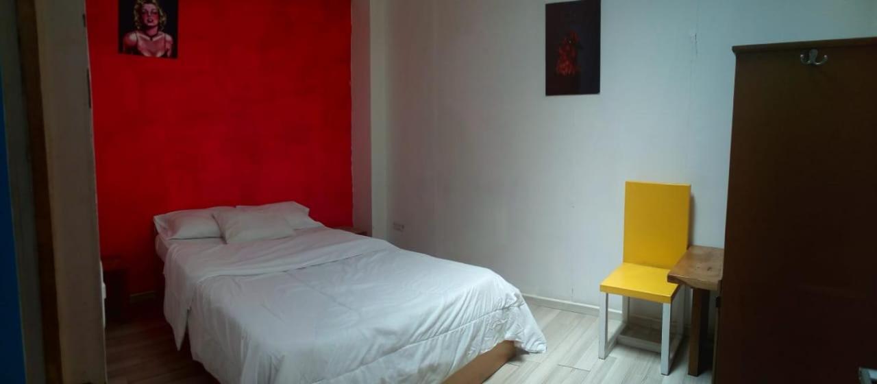 Bauhouse Backpacker Hostel Куенка Екстериор снимка